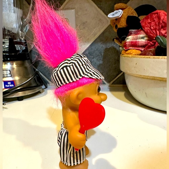 VTG RUSS VALENTINE TROLL PRISONER OF LOVE HOT PINK BLACK STRIPE GIFT DOLL HEART - Picture 5 of 8
